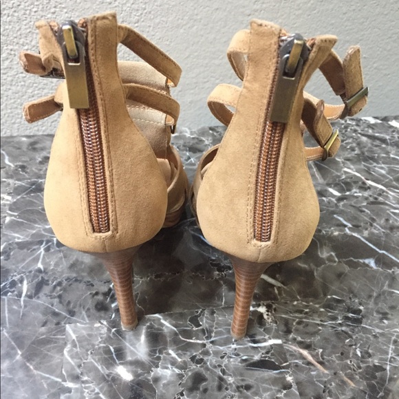 Dollhouse Heels w/ Fringe - Picture 3 of 4